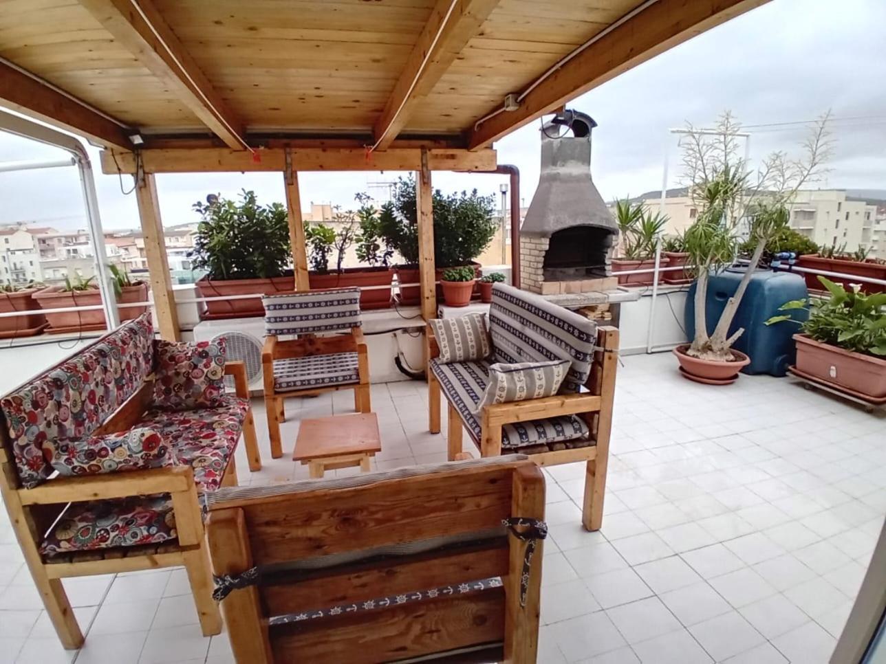 Appartamento Con Terrazza Альгеро Экстерьер фото
